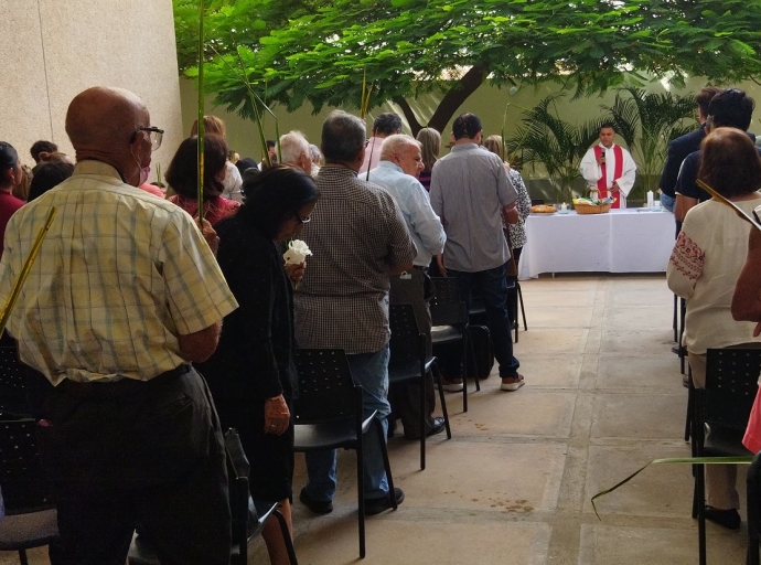 La Biblioteca Pública celebra la pasión, muerte y resurrección de Jesucristo