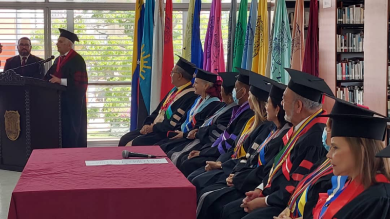  Fundador de la Facultad de Arte de LUZ recibe reconocimiento Honoris Causa