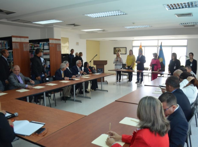 Cuerpo consular acreditado en Maracaibo visitó la Biblioteca Pública
